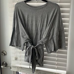 Wide sleeve belted tee
